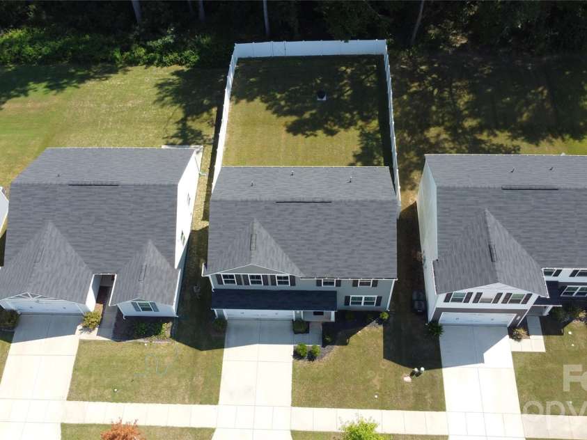 5132 Rustling Pines Court, Charlotte, NC 28215.  MLS# CAR4420474, YatesRealty ID 48384. 