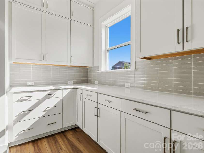 558 Cape Cod Way, Rock Hill, SC 29732.  MLS# CAR4421025, YatesRealty ID 48385. Natural Light in Kitchen!