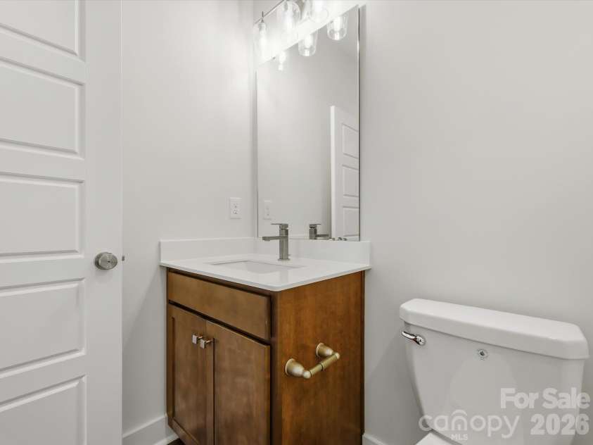 558 Cape Cod Way, Rock Hill, SC 29732.  MLS# CAR4421025, YatesRealty ID 48385. Upstairs Hall Bath