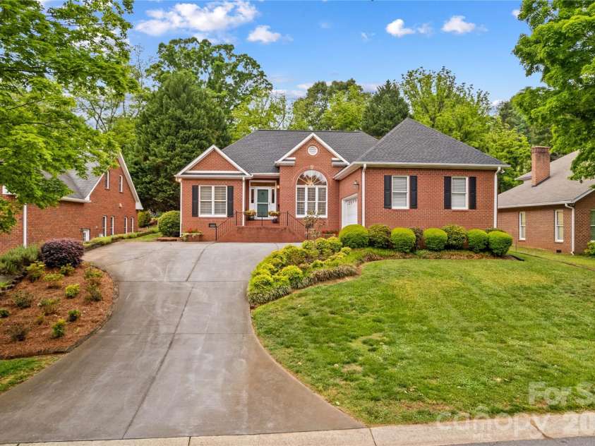943 Argyle Court, Statesville, NC 28677.  MLS# CAR4421041, YatesRealty ID 48386. 
