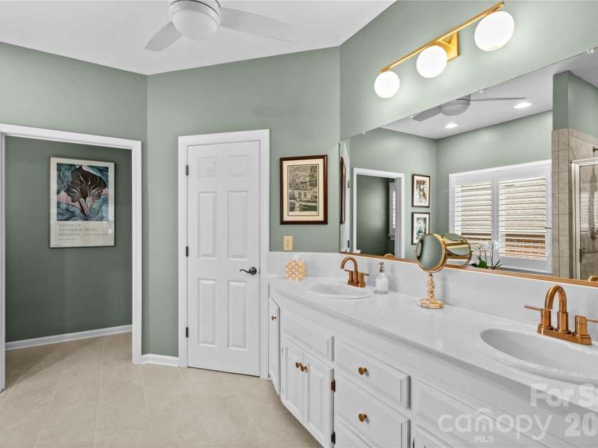 943 Argyle Court, Statesville, NC 28677.  MLS# CAR4421041, YatesRealty ID 48386. 
