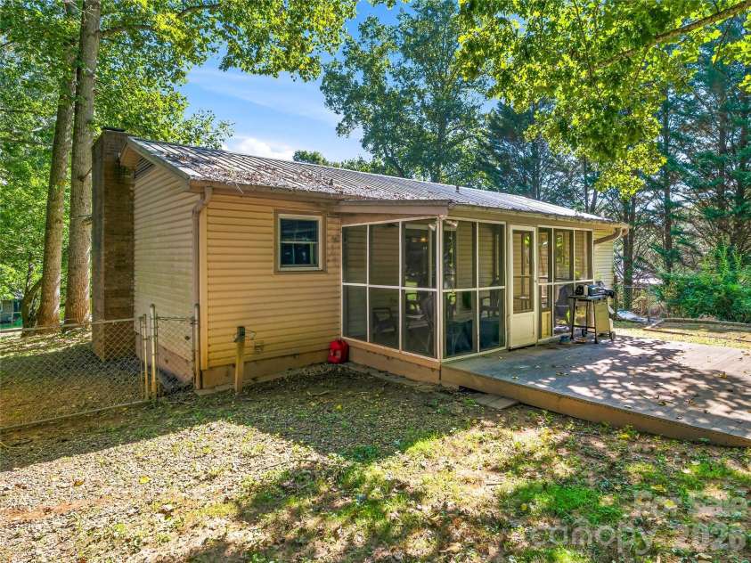 28 Fairhaven Court, Asheville, NC 28803.  MLS# CAR4415928, YatesRealty ID 48387. 