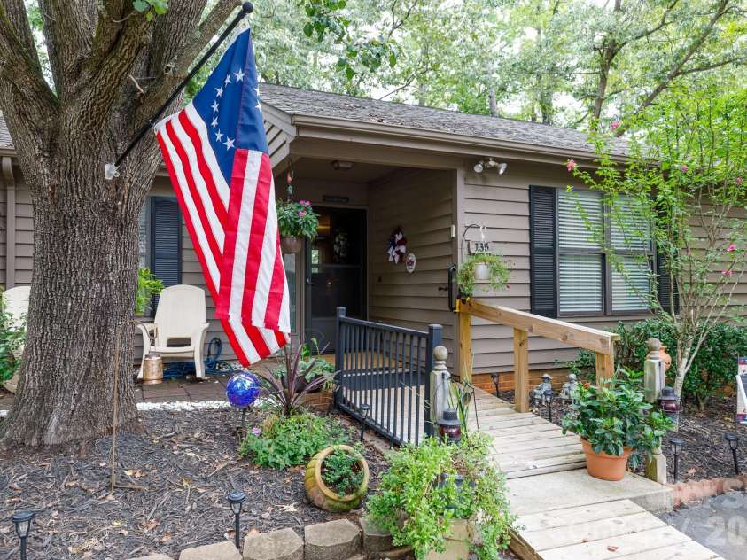 135 Cedar Hollow Street, Fort Mill, SC 29715.  MLS# CAR4420989, YatesRealty ID 48388. 