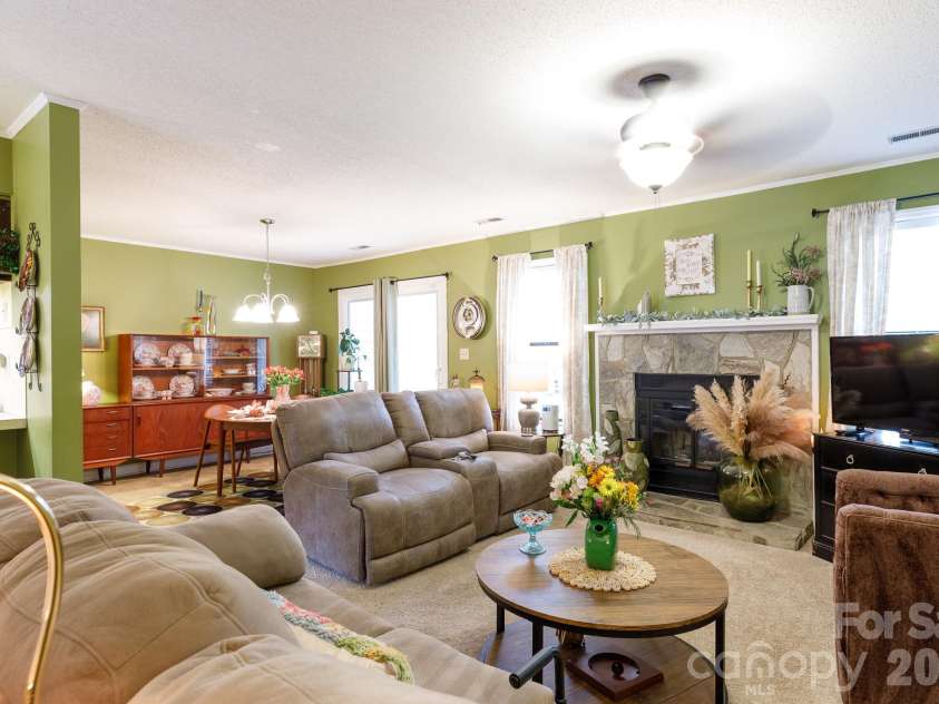 135 Cedar Hollow Street, Fort Mill, SC 29715.  MLS# CAR4420989, YatesRealty ID 48388. 