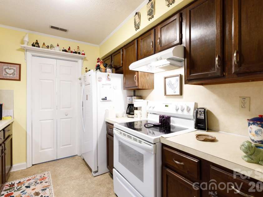 135 Cedar Hollow Street, Fort Mill, SC 29715.  MLS# CAR4420989, YatesRealty ID 48388. 