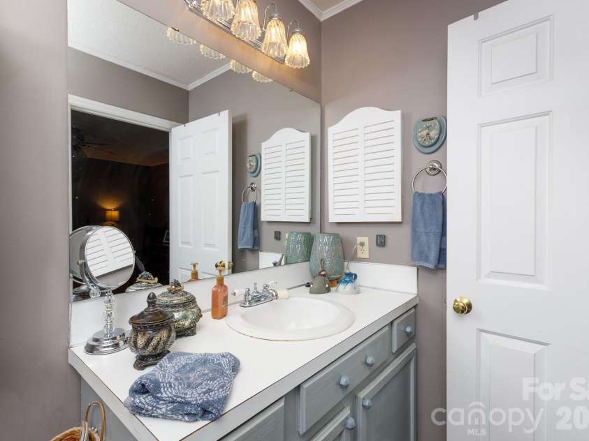 135 Cedar Hollow Street, Fort Mill, SC 29715.  MLS# CAR4420989, YatesRealty ID 48388. 