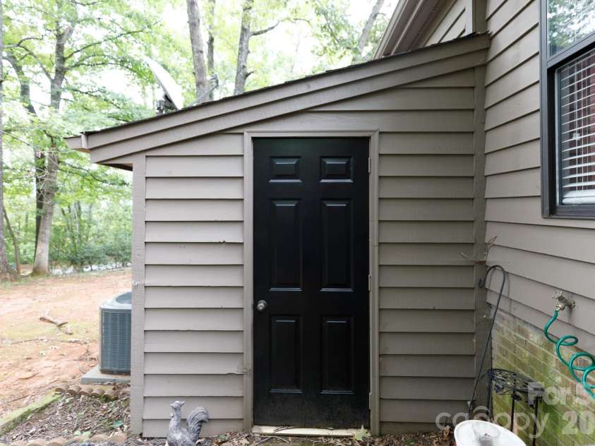 135 Cedar Hollow Street, Fort Mill, SC 29715.  MLS# CAR4420989, YatesRealty ID 48388. 