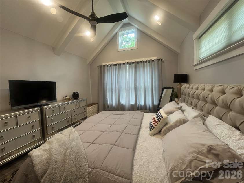 900 Houston Heights Road, Charlotte, NC 28262.  MLS# CAR4420916, YatesRealty ID 48389. 