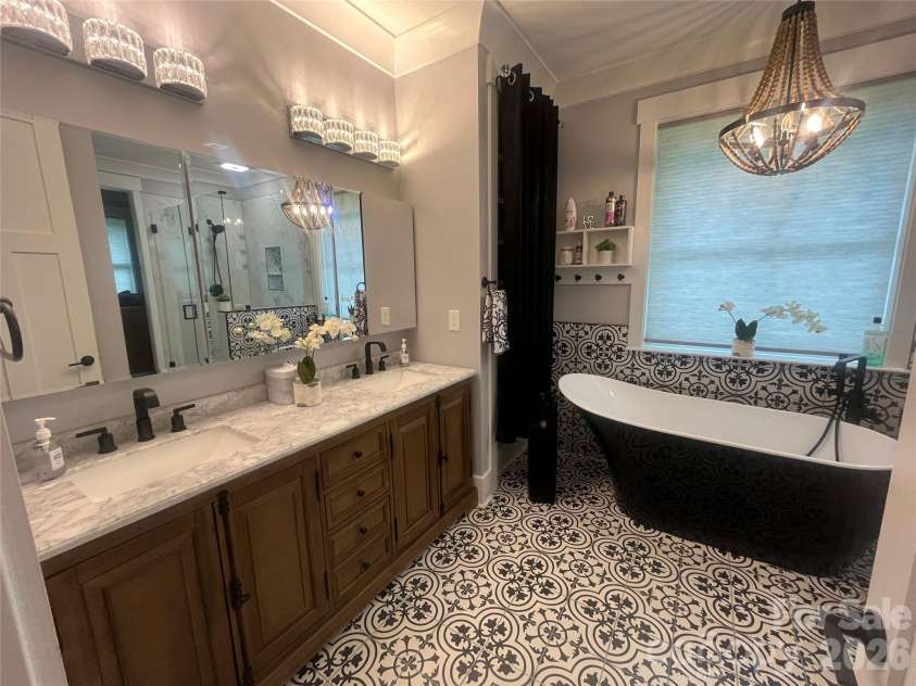 900 Houston Heights Road, Charlotte, NC 28262.  MLS# CAR4420916, YatesRealty ID 48389. 