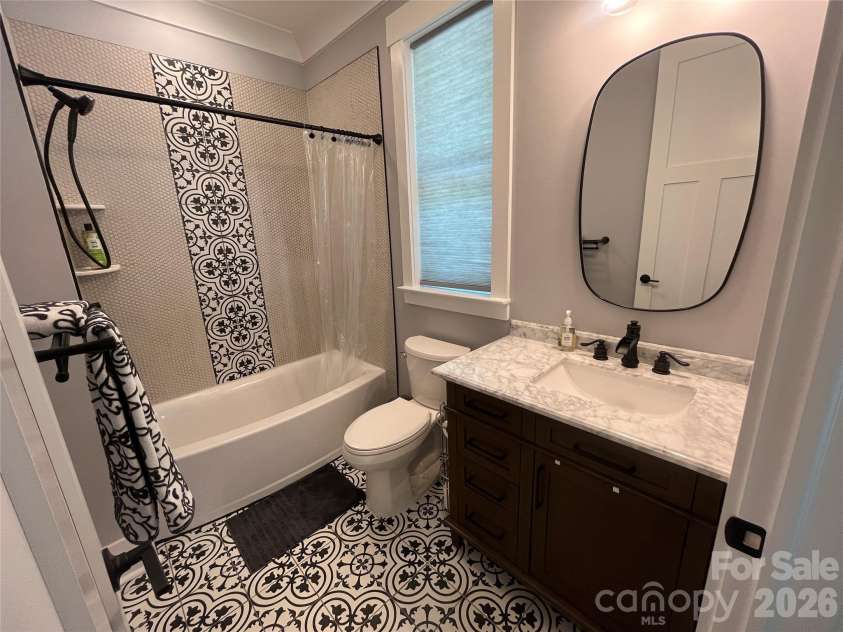 900 Houston Heights Road, Charlotte, NC 28262.  MLS# CAR4420916, YatesRealty ID 48389. 