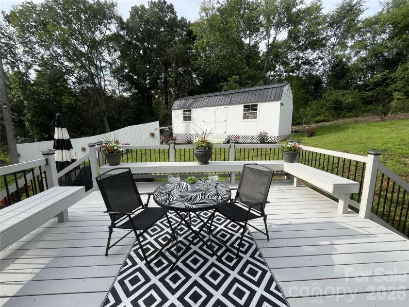 900 Houston Heights Road, Charlotte, NC 28262.  MLS# CAR4420916, YatesRealty ID 48389. 