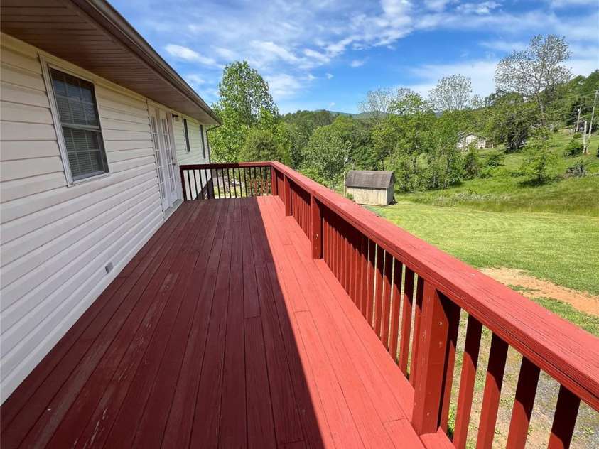 660 Halltown Road, Spruce Pine, NC 28777.  MLS# CAR4262681, YatesRealty ID 4839. 