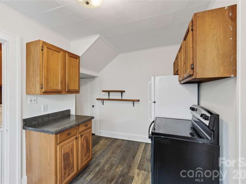 203 Pennsylvania Avenue, Asheville, NC 28806.  MLS# CAR4417867, YatesRealty ID 48391. Kitchen