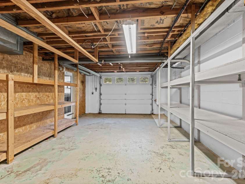 469 Sunset Drive, Winston Salem, NC 27107.  MLS# CAR4420990, YatesRealty ID 48394. 