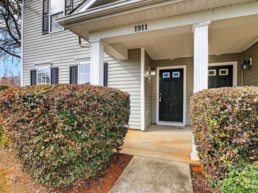 1911 Flushing Court, Charlotte, NC 28215.  MLS# CAR4421044, YatesRealty ID 48397. 