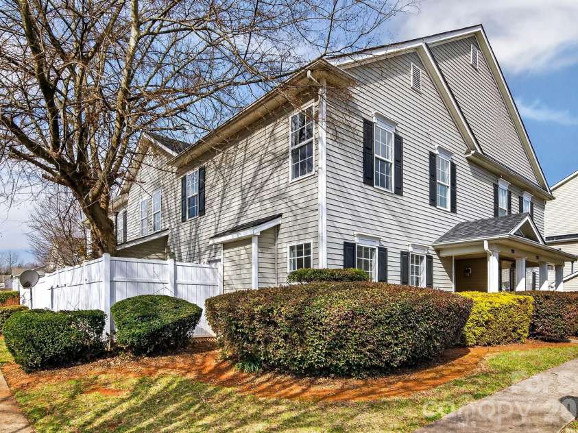 1911 Flushing Court, Charlotte, NC 28215.  MLS# CAR4421044, YatesRealty ID 48397. 