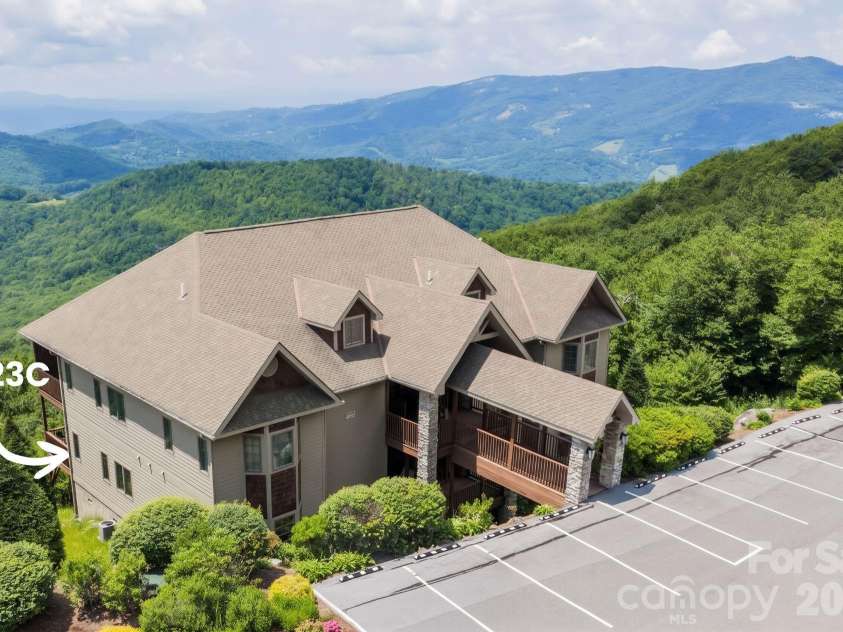 132 Rocky Top None, Sugar Mountain, NC 28604.  MLS# CAR4421054, YatesRealty ID 48399. 
