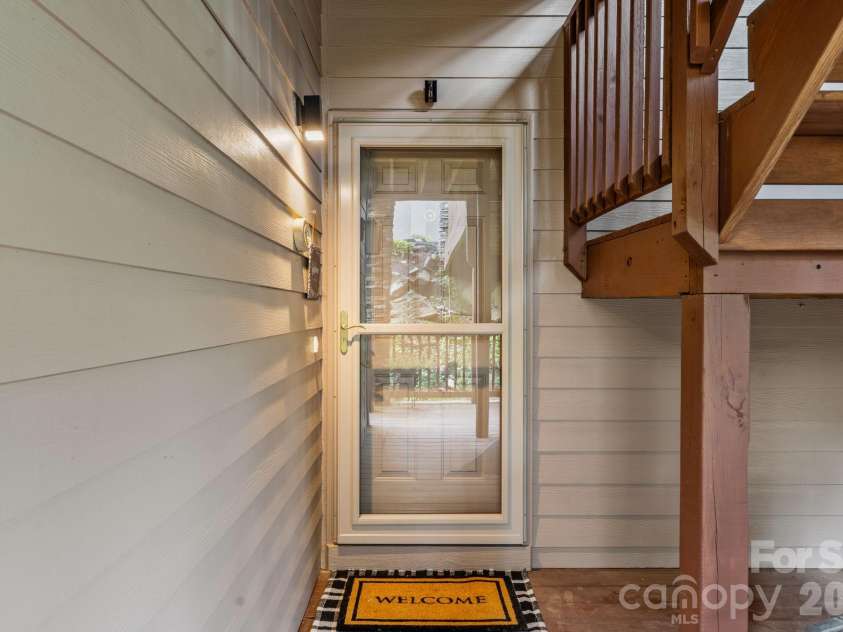 132 Rocky Top None, Sugar Mountain, NC 28604.  MLS# CAR4421054, YatesRealty ID 48399. 