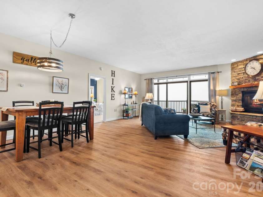 132 Rocky Top None, Sugar Mountain, NC 28604.  MLS# CAR4421054, YatesRealty ID 48399. 