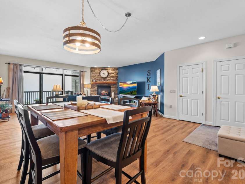132 Rocky Top None, Sugar Mountain, NC 28604.  MLS# CAR4421054, YatesRealty ID 48399. 