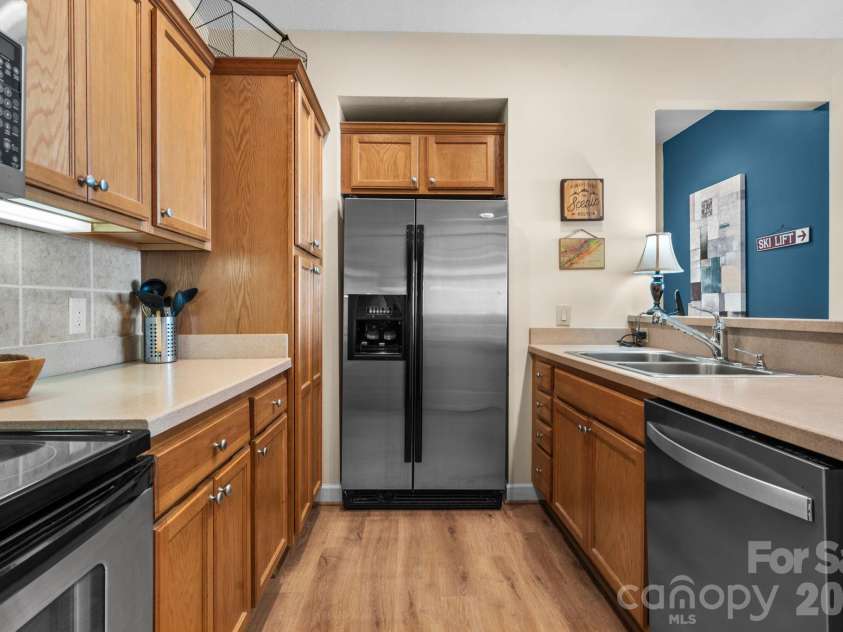 132 Rocky Top None, Sugar Mountain, NC 28604.  MLS# CAR4421054, YatesRealty ID 48399. 