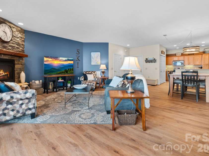132 Rocky Top None, Sugar Mountain, NC 28604.  MLS# CAR4421054, YatesRealty ID 48399. 