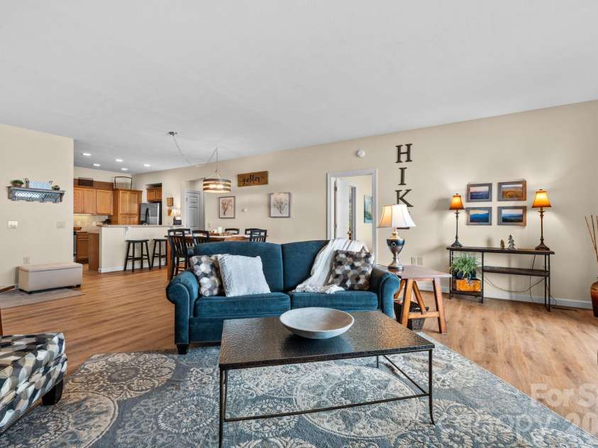 132 Rocky Top None, Sugar Mountain, NC 28604.  MLS# CAR4421054, YatesRealty ID 48399. 