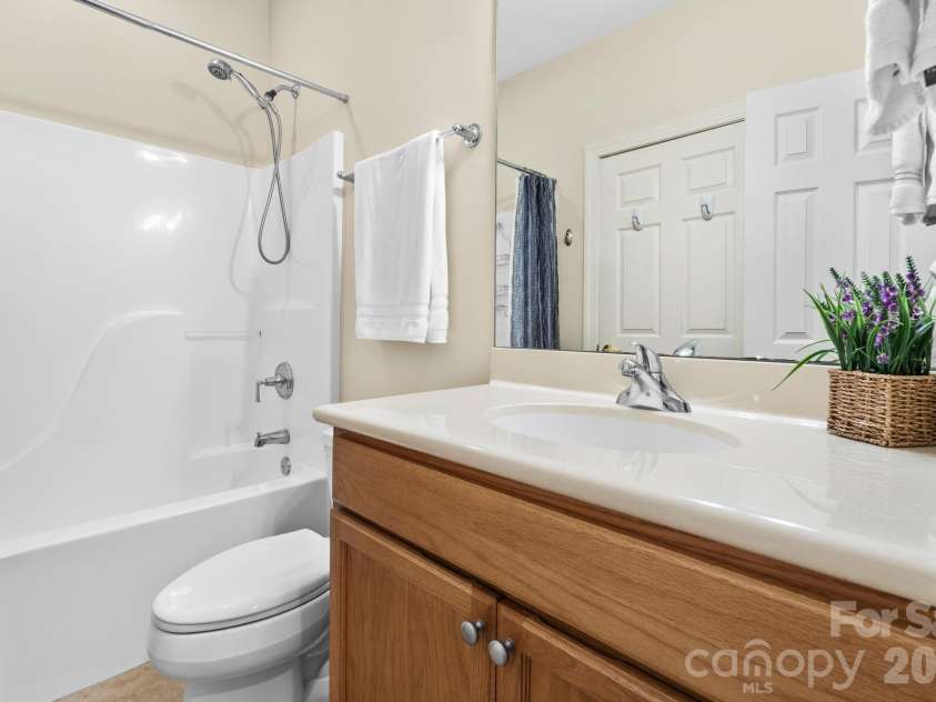 132 Rocky Top None, Sugar Mountain, NC 28604.  MLS# CAR4421054, YatesRealty ID 48399. 