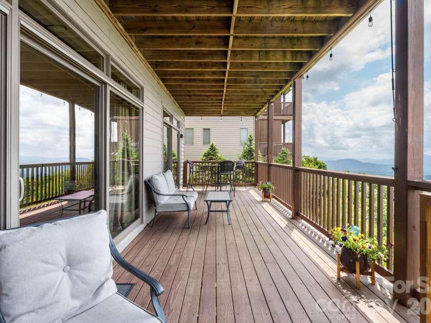 132 Rocky Top None, Sugar Mountain, NC 28604.  MLS# CAR4421054, YatesRealty ID 48399. 
