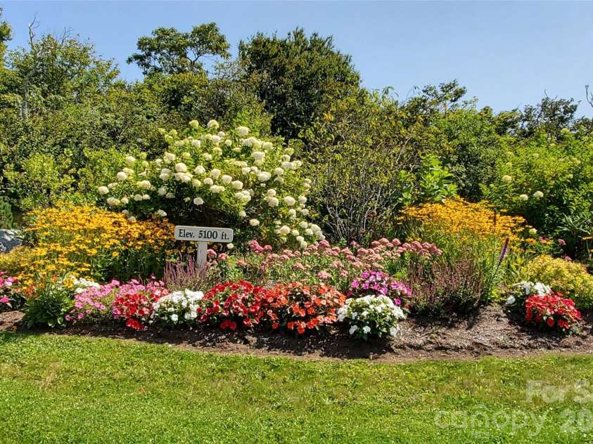 132 Rocky Top None, Sugar Mountain, NC 28604.  MLS# CAR4421054, YatesRealty ID 48399. 