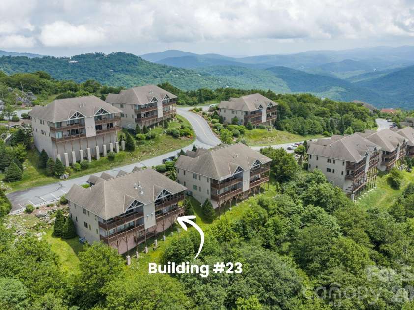 132 Rocky Top None, Sugar Mountain, NC 28604.  MLS# CAR4421054, YatesRealty ID 48399. 