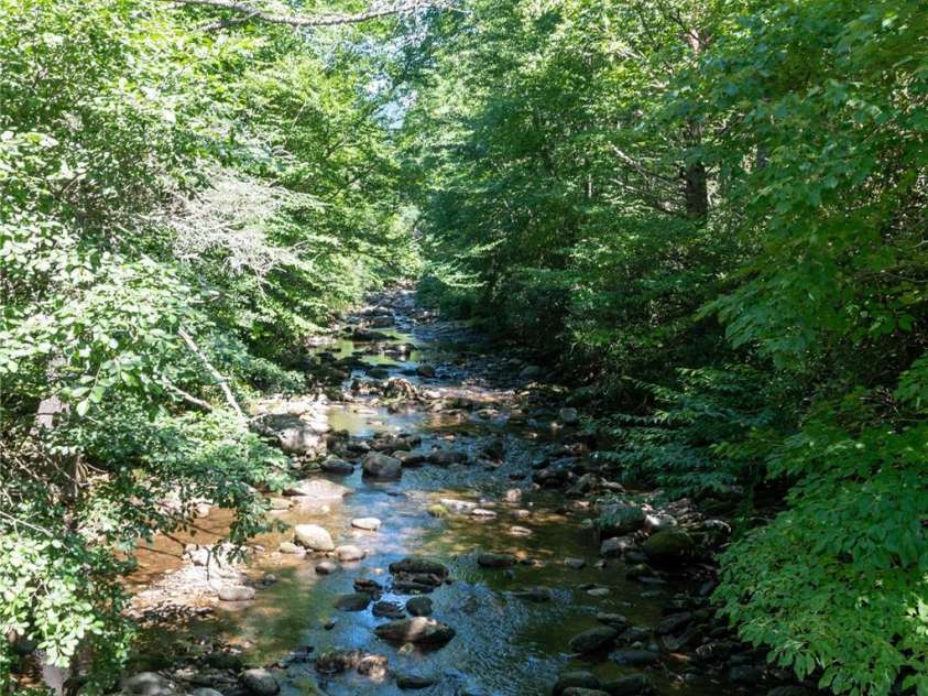 1220 Rock Creek Road, Burnsville, NC 28714.  MLS# CAR4173140, YatesRealty ID 484. 