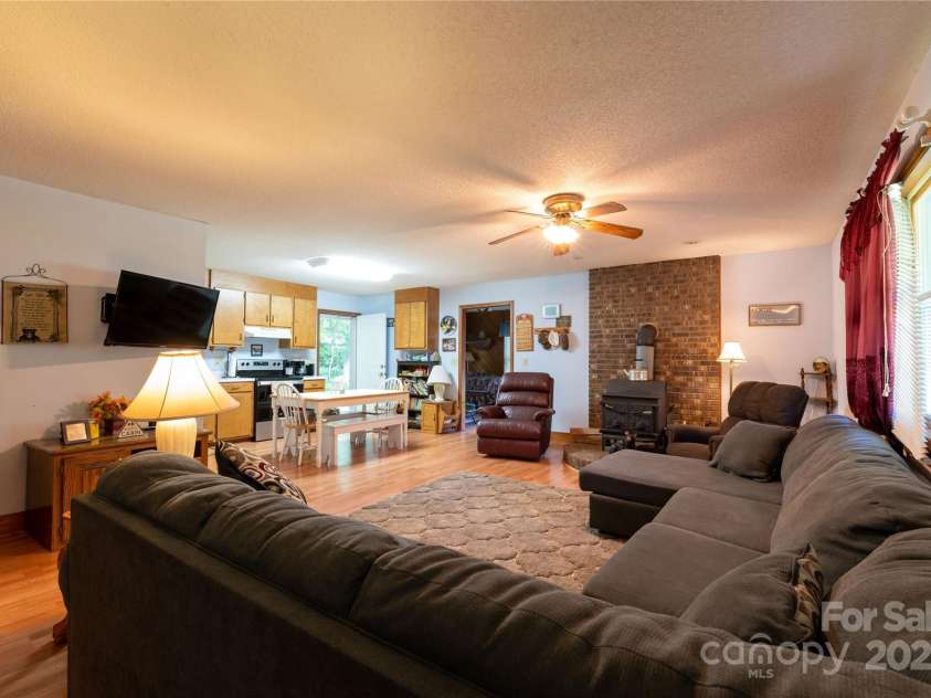 1220 Rock Creek Road, Burnsville, NC 28714.  MLS# CAR4173140, YatesRealty ID 484. 
