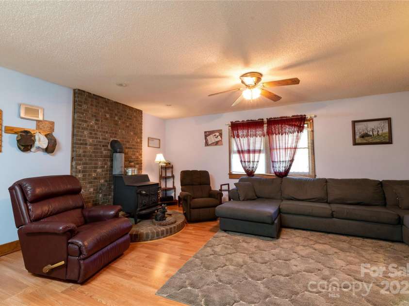 1220 Rock Creek Road, Burnsville, NC 28714.  MLS# CAR4173140, YatesRealty ID 484. 