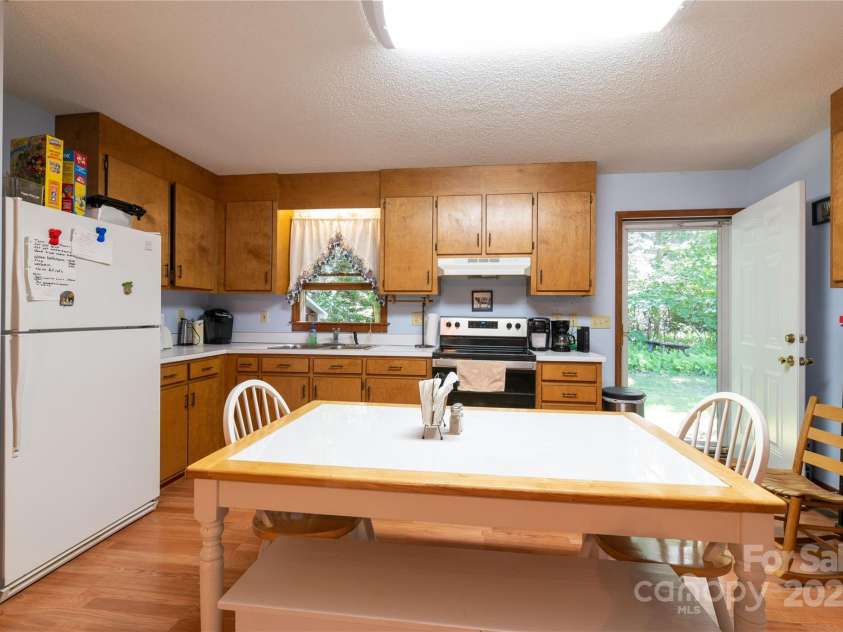 1220 Rock Creek Road, Burnsville, NC 28714.  MLS# CAR4173140, YatesRealty ID 484. 