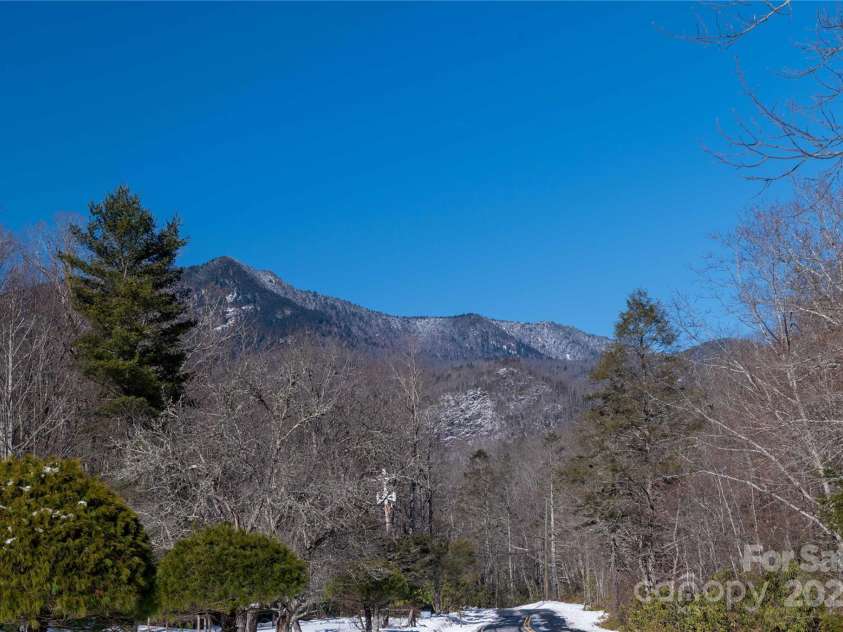 1220 Rock Creek Road, Burnsville, NC 28714.  MLS# CAR4173140, YatesRealty ID 484. 