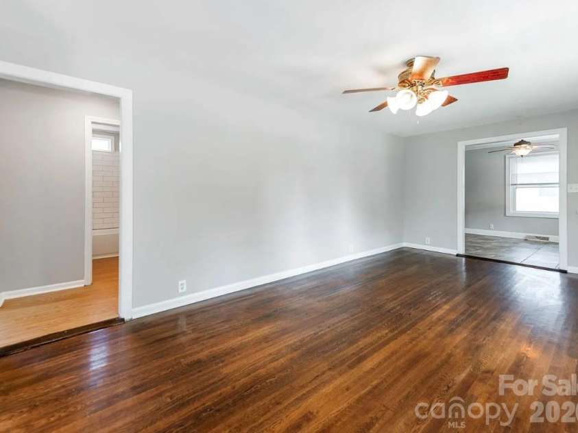 5216 Eaton Circle, Charlotte, NC 28208.  MLS# CAR4356733, YatesRealty ID 4840. Living Room