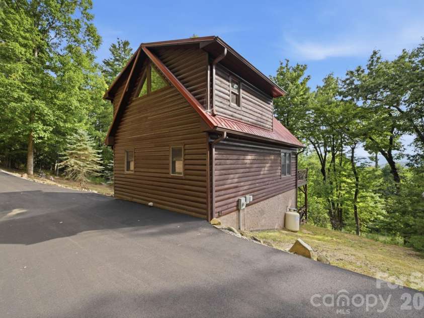 142 Fawn Lane, Purlear, NC 28665.  MLS# CAR4420826, YatesRealty ID 48401. 