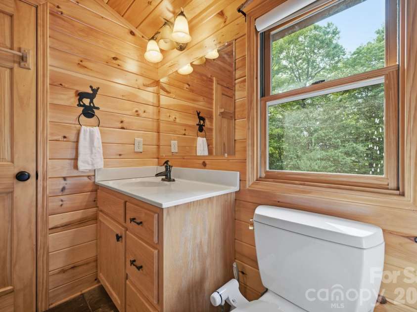 142 Fawn Lane, Purlear, NC 28665.  MLS# CAR4420826, YatesRealty ID 48401. Ensuite Bathroom