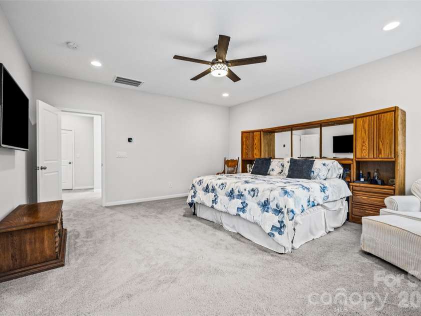 4050 Brandywine Terrace, Lancaster, SC 29720.  MLS# CAR4417845, YatesRealty ID 48403. Primary Suite