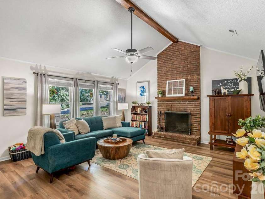 309 Treeline Drive, Belmont, NC 28012.  MLS# CAR4421076, YatesRealty ID 48407. 