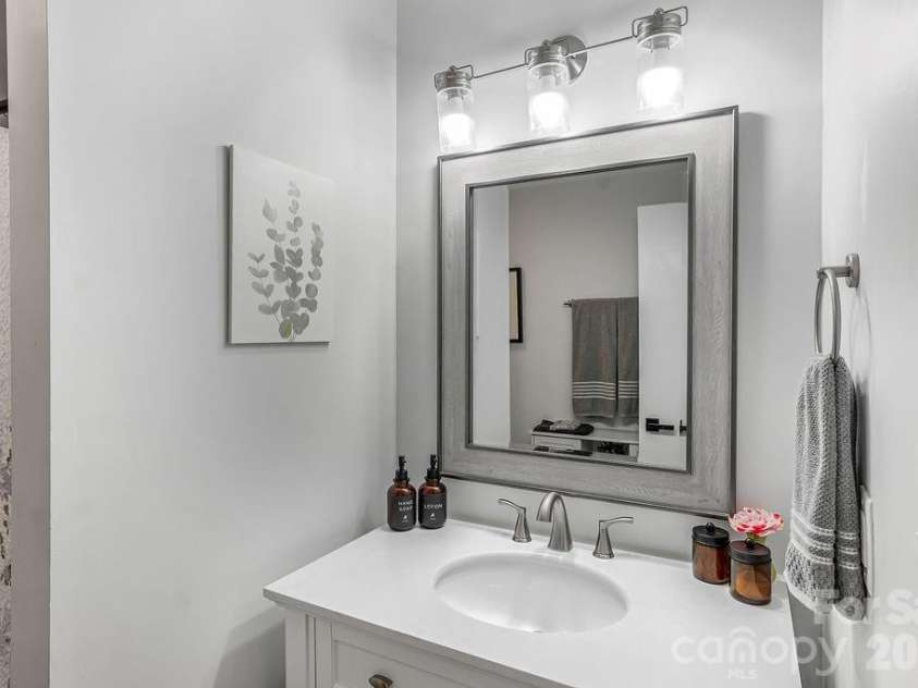 309 Treeline Drive, Belmont, NC 28012.  MLS# CAR4421076, YatesRealty ID 48407. 
