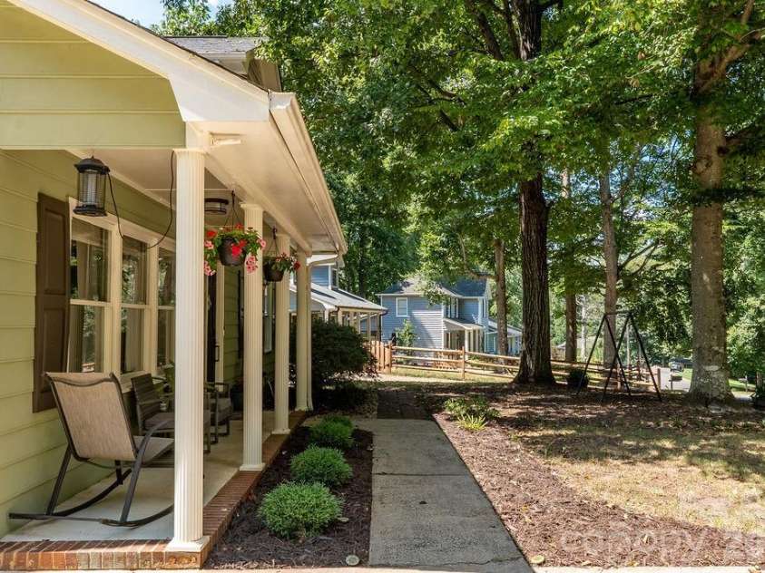 309 Treeline Drive, Belmont, NC 28012.  MLS# CAR4421076, YatesRealty ID 48407. 