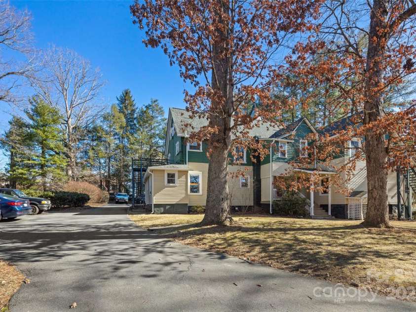 15 Grindstaff Drive, Asheville, NC 28803.  MLS# CAR4301849, YatesRealty ID 4841. 