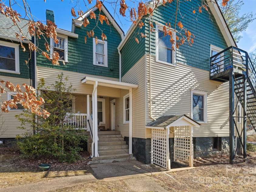 15 Grindstaff Drive, Asheville, NC 28803.  MLS# CAR4301849, YatesRealty ID 4841. 