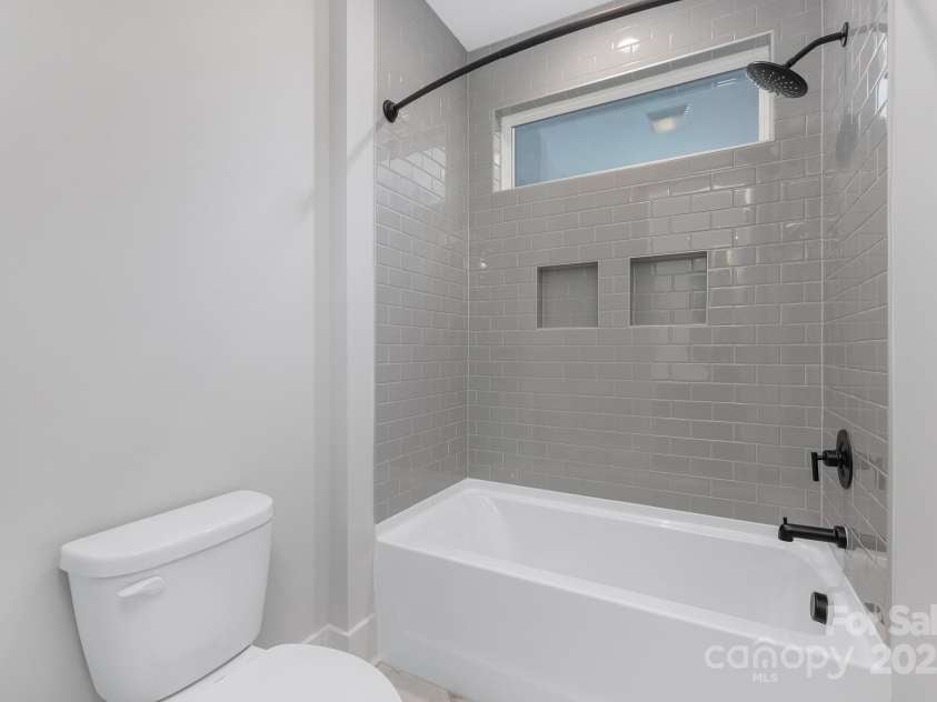 600 Campus Street, Charlotte, NC 28216.  MLS# CAR4331545, YatesRealty ID 4841. 