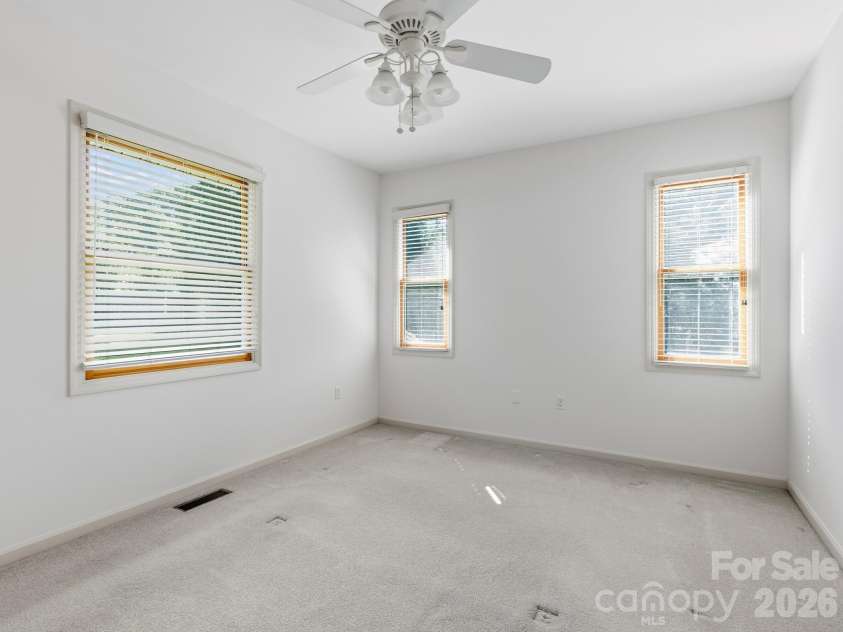 128 Stone House Road, Hendersonville, NC 28739.  MLS# CAR4420074, YatesRealty ID 48410. 