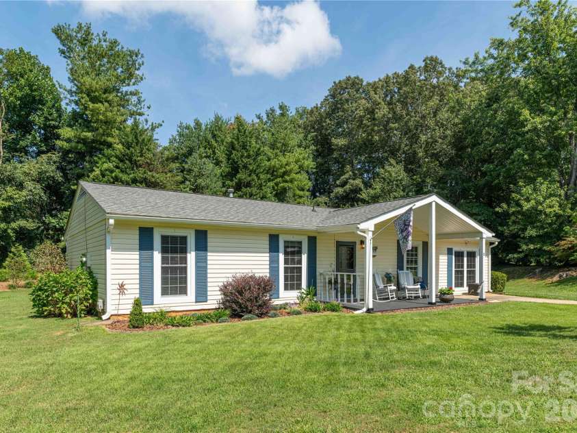 11 Crandon Court, Asheville, NC 28804.  MLS# CAR4420957, YatesRealty ID 48414. 