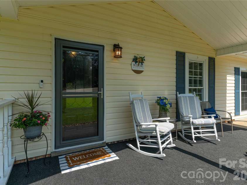 11 Crandon Court, Asheville, NC 28804.  MLS# CAR4420957, YatesRealty ID 48414. 