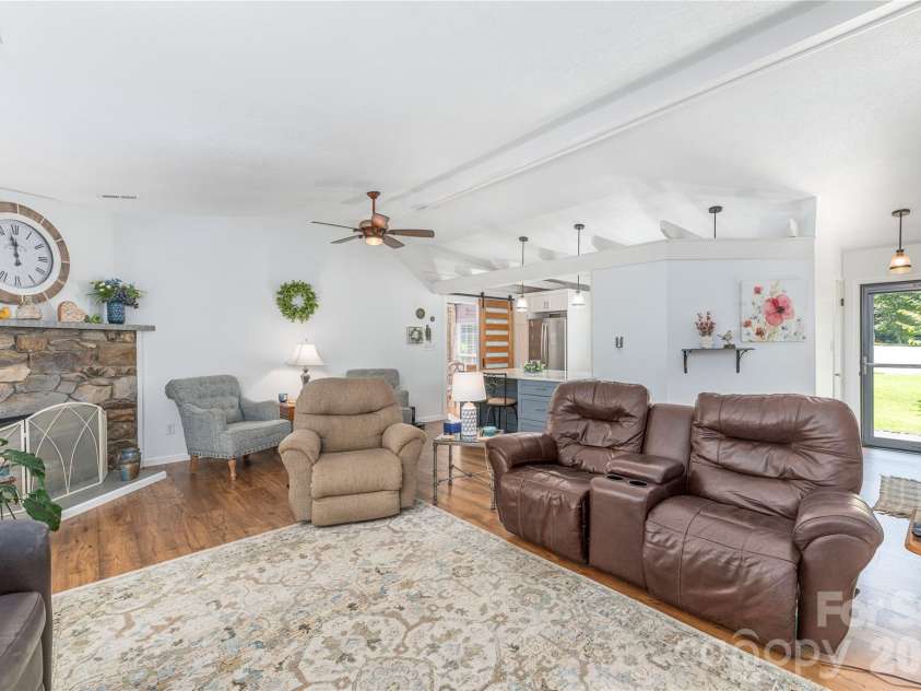 11 Crandon Court, Asheville, NC 28804.  MLS# CAR4420957, YatesRealty ID 48414. 